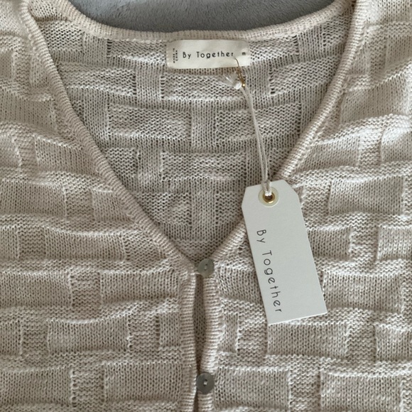 By Together knit button crop - Picture 4 of 4